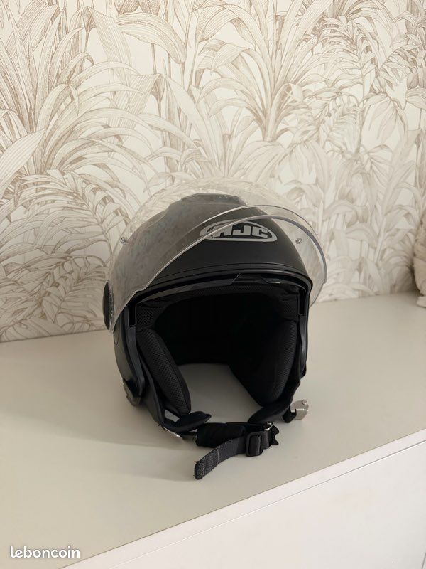 Casque jet HJC (image 1)