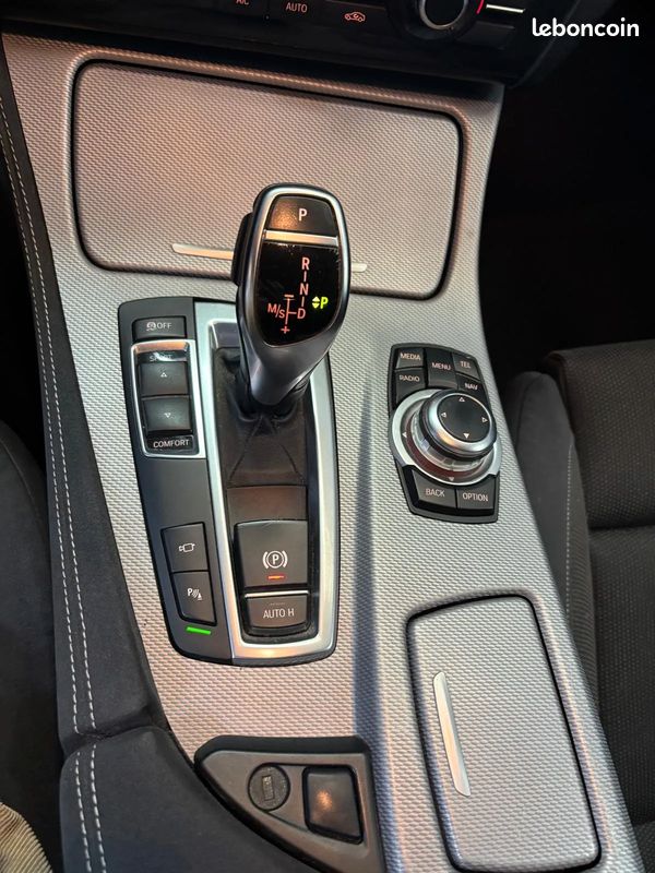 BMW Série 5 Touring 530D 258 ch M Sport, propulsion – 2013 – Suivi complet – Boîte auto – Soft Close – Caméra de recul – Sièges électriques (image 16)