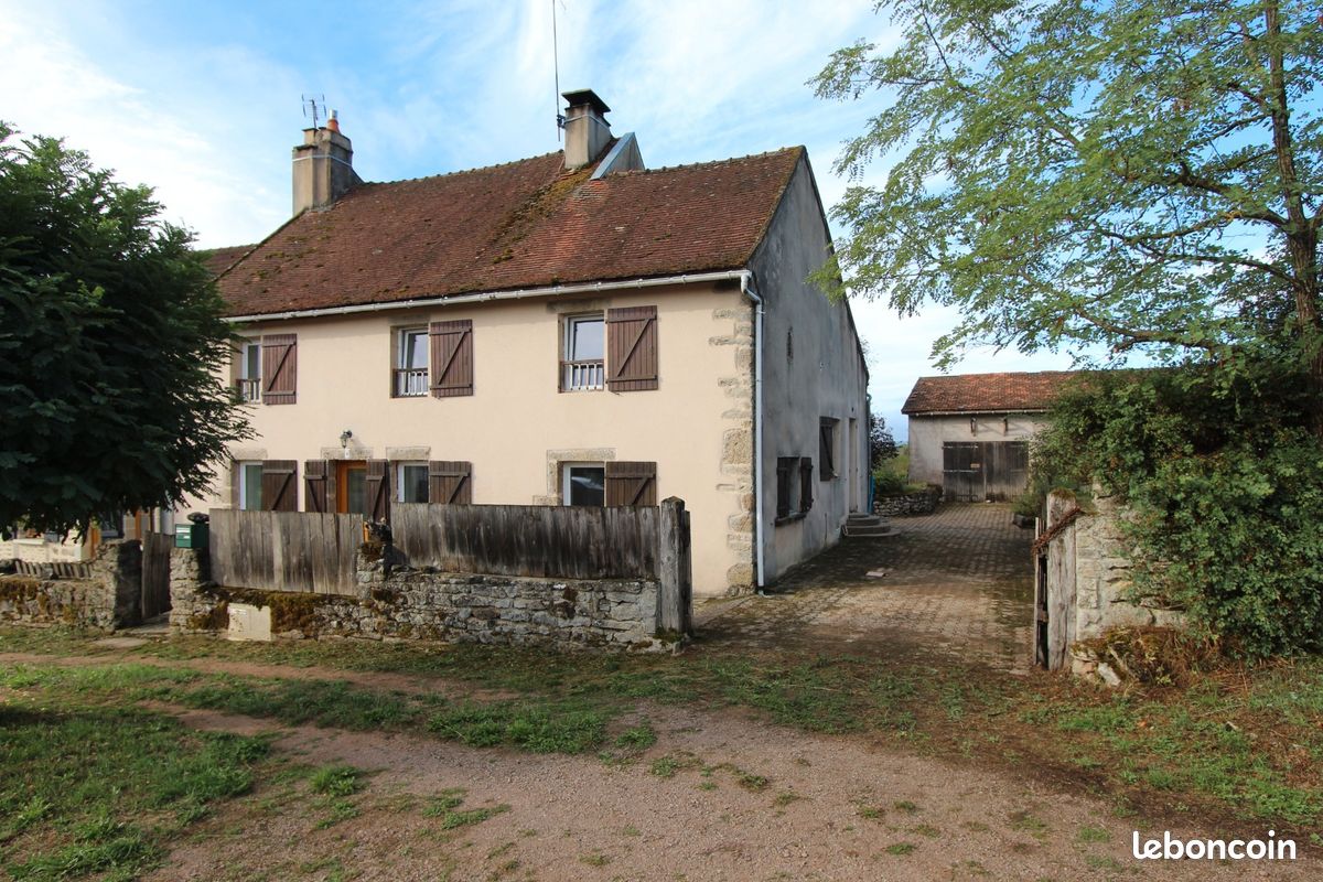 Maison 5 pièces 178 m² · à Le Val-Larrey · 178 m² · 255 000 €