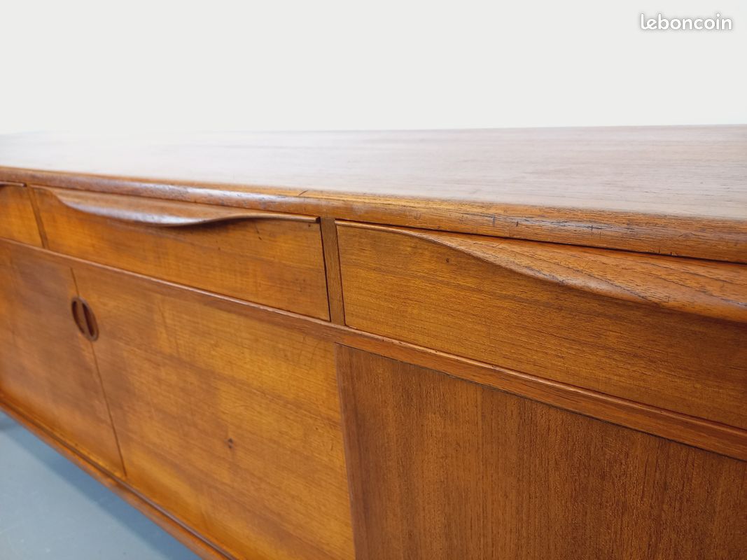 Enfilade vintage scandinave en teck des années 60 du designer danois Johannes Andersen pour Samcom (image 7)
