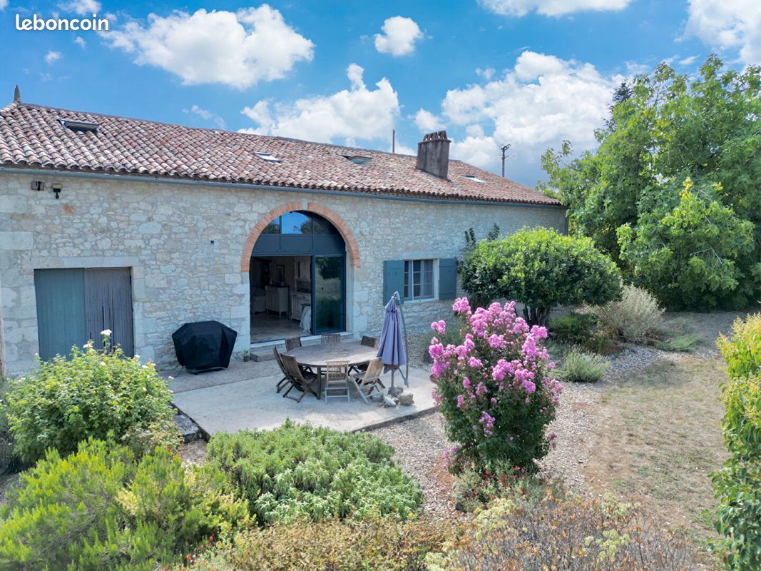 Maison 9 pièces 295 m² · à Duras · 295 m² · 583 000 €