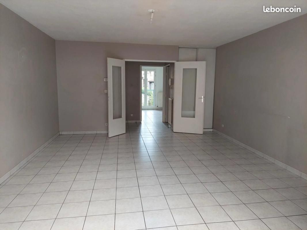Appartement 3 pièces 73 m² · à Saint-Étienne · 73 m² · 438 €