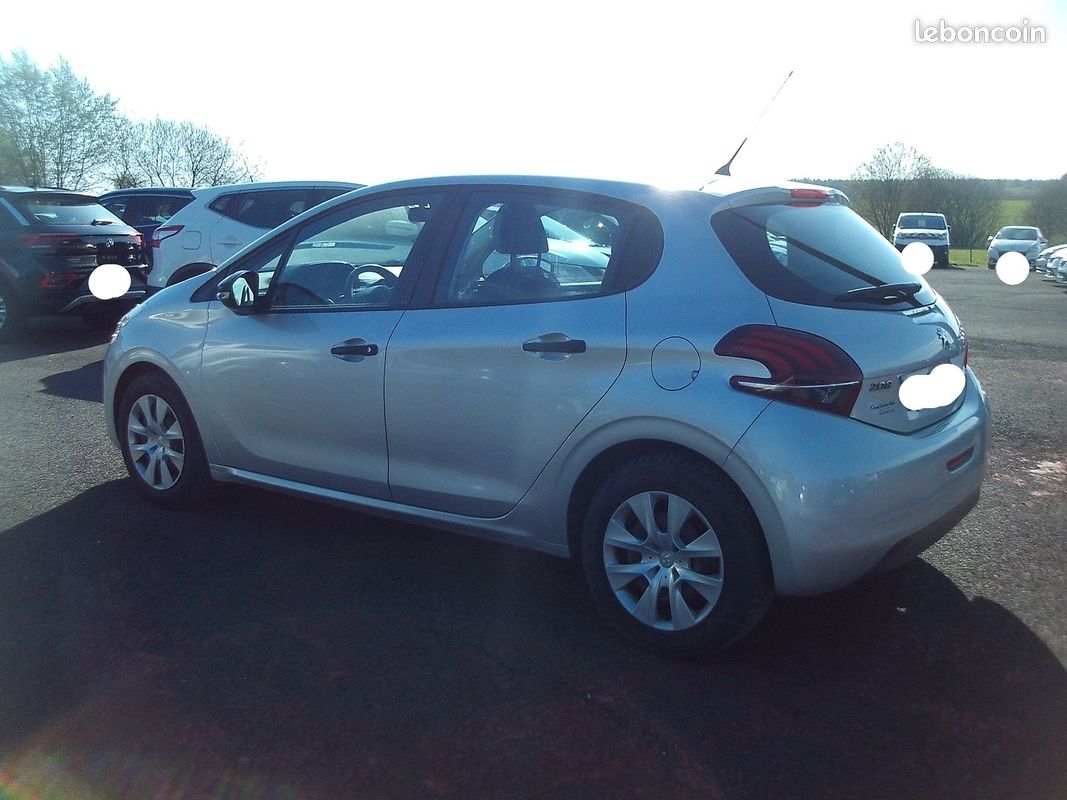 Peugeot 208 AFFAIRE 1.6 BLUEHDI 100CH PREMIUM 5 PORTES (image 4)
