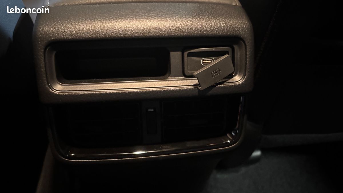 ISUZU D-MAX Dmax CREW 2,2L Nitro Sport / Pas de malus / TVA Récuperable / ATTELAGE /HARD TOP (image 35)