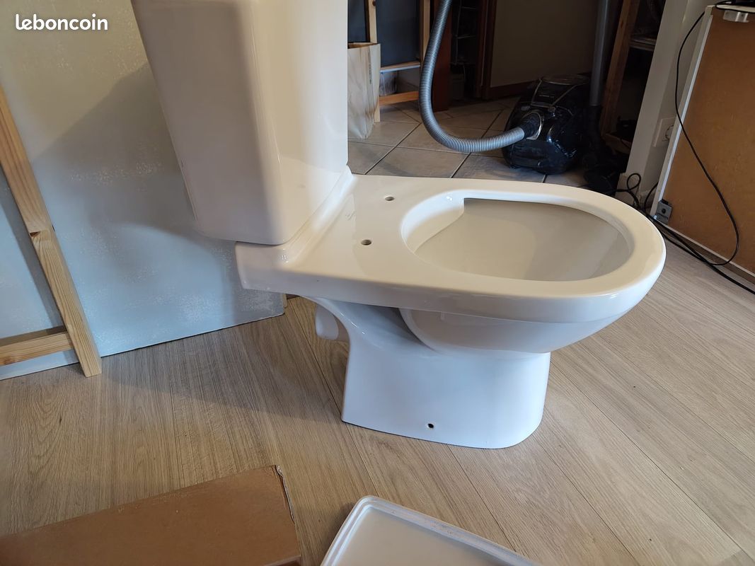 Vend un ensemble WC Blanc Villeroy & Boch, fonctionnel et en très bon état (image 4)