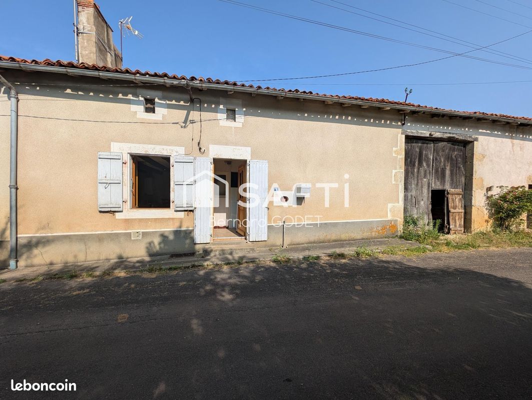 Maison 3 pièces 78 m² · à Pleuville · 78 m² · 56 000 €