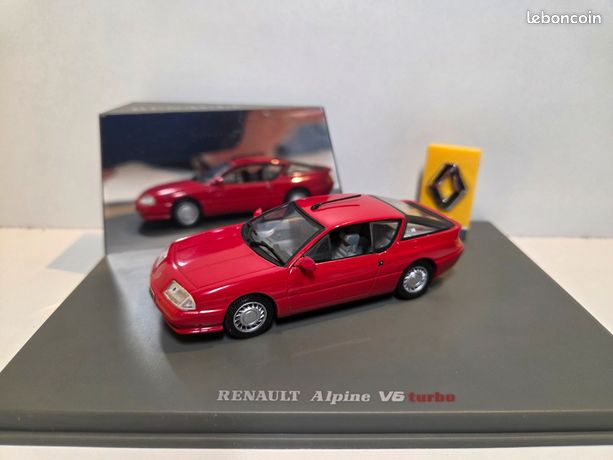 Modèle Réduit Renault Alpine V6 Turbo - Universal Hobbies 1/43 - Boîte D'origine - Occasion