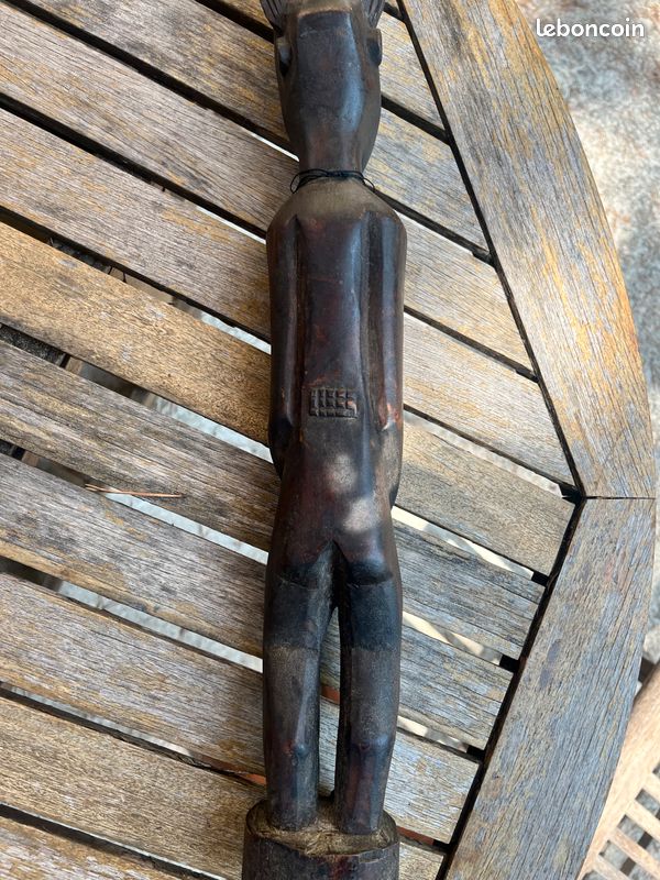 statuette africaine en bois (Gebraucht) in chatonnaye für CHF 49 – mit