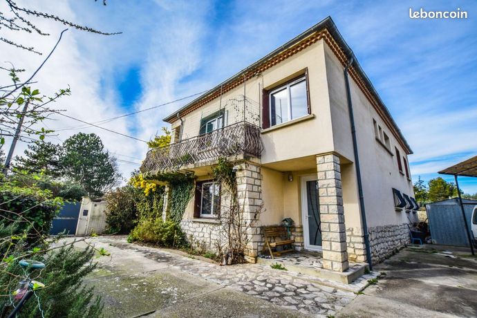 Maison 8 pièces 180 m²