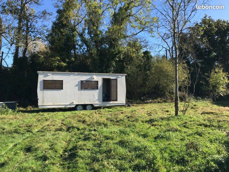 Caravane double essieux poêle à bois Caravaning — free download