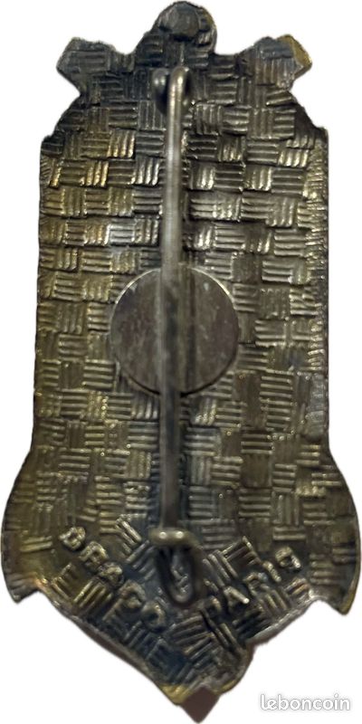 Insigne Ancien émaillé - Éclaireur Communiste Roumanie - Pionnier - Thème Sport