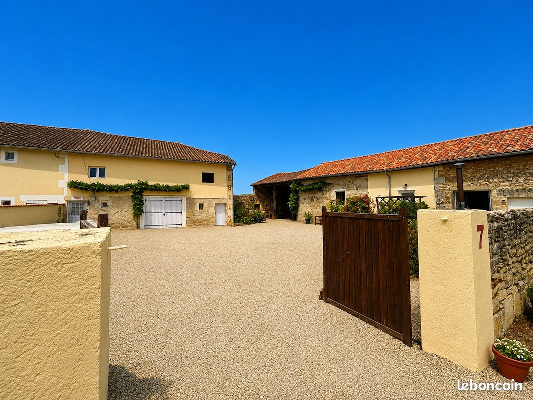 Maison 7 pièces 115 m² · à Champniers · 115 m² · 240 000 €