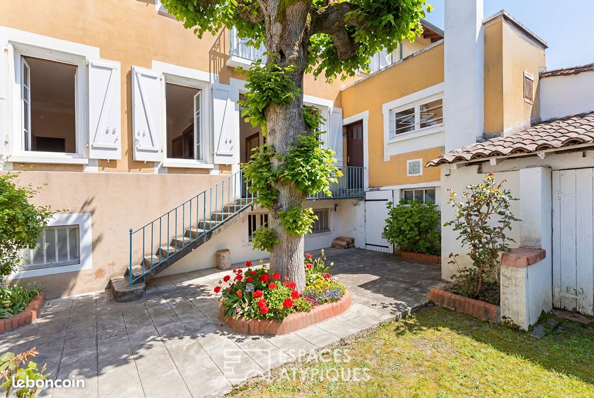 Maison 8 pièces 215 m² · à L'Isle-Jourdain · 215 m² · 375 000 €