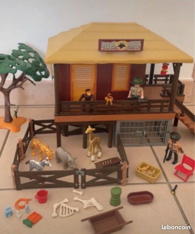 Playmobil centre de soins animaux (image 1)