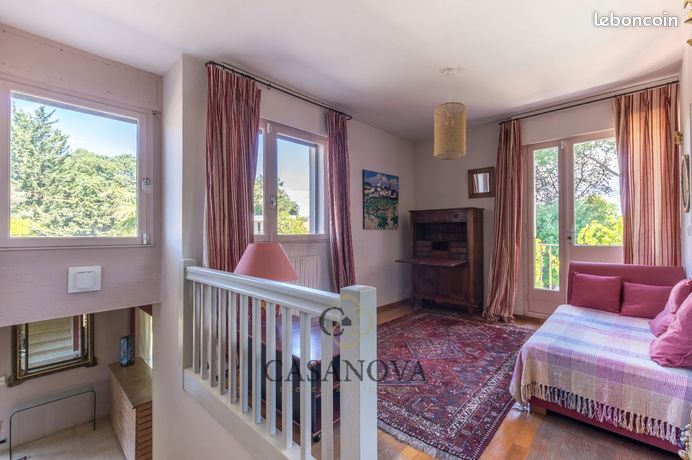 Villa 10 pièces 245 m² — 15
