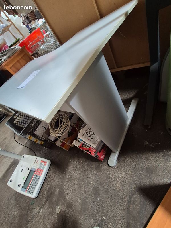 Bureau (image 2)
