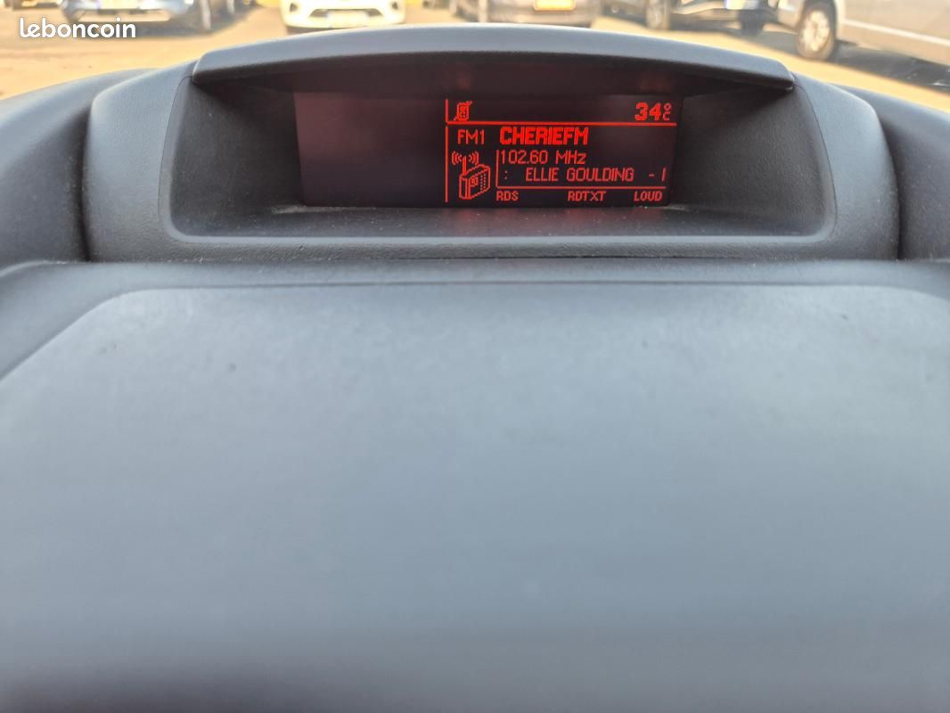 Peugeot Partner FOURGON STANDARD 1.6 BLUEHDI 100 S&S BVM5 PREMIUM (image 18)