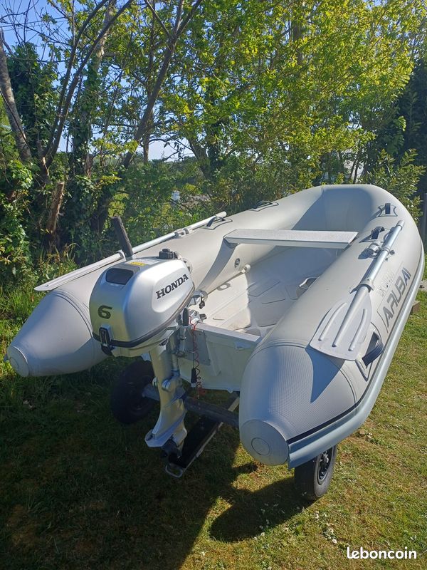 Vend semi-rigide+moteur 6cv+remorque de mise a l'eau (image 2)