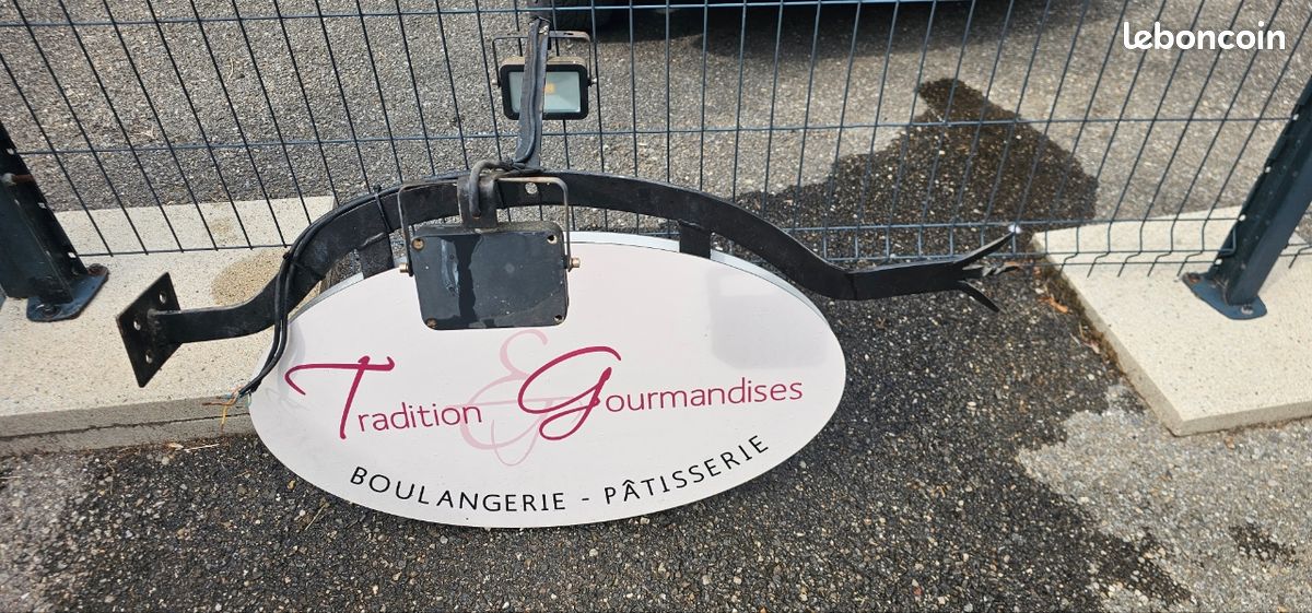 Ancienne enseigne (image 1)
