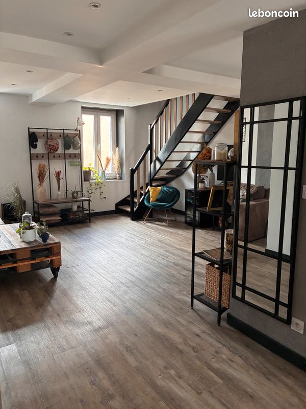 Appartement 5 pièces 128 m² · à Montbrison · 128 m² · 183 000 €