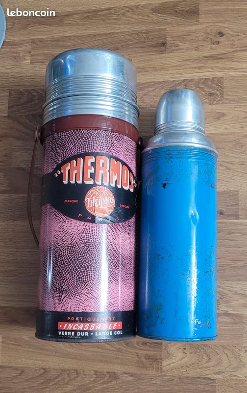 Lot De 2 Thermos Vintage – Gris Et Vert, Avec étui, état Comme Neuf