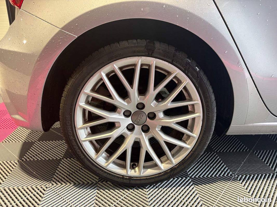 AUDI A1 SPORTBACK 1.0 TFSI ultra 95 S tronic 7 Midnight Series / JANTES 17 / PHARES AUTOMATIQUES (image 15)