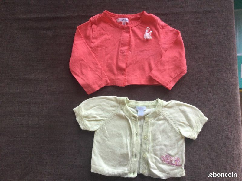 Lot de 2 gilets 12 mois (image 1)