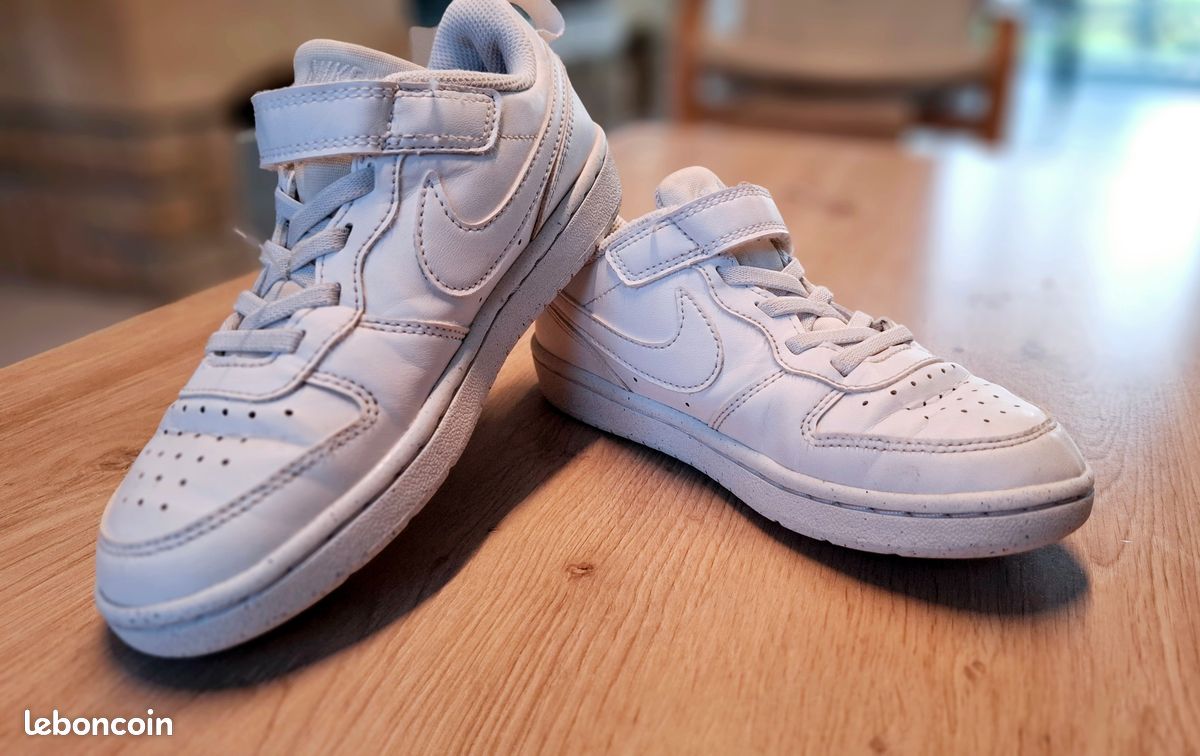 Paires de basket Nike Levis Vans enfant 31 Chaussures