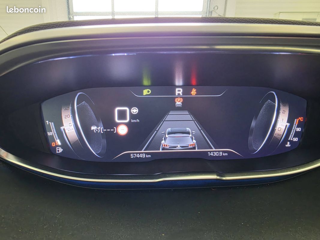 PEUGEOT 5008 PureTech 130ch S&S EAT8 GT (image 29)