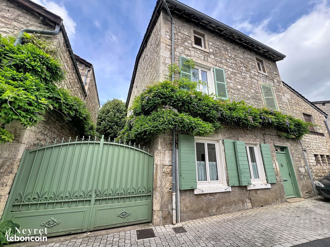 Maison 9 pièces 250 m² · à Lucenay · 250 m² · 595 000 €