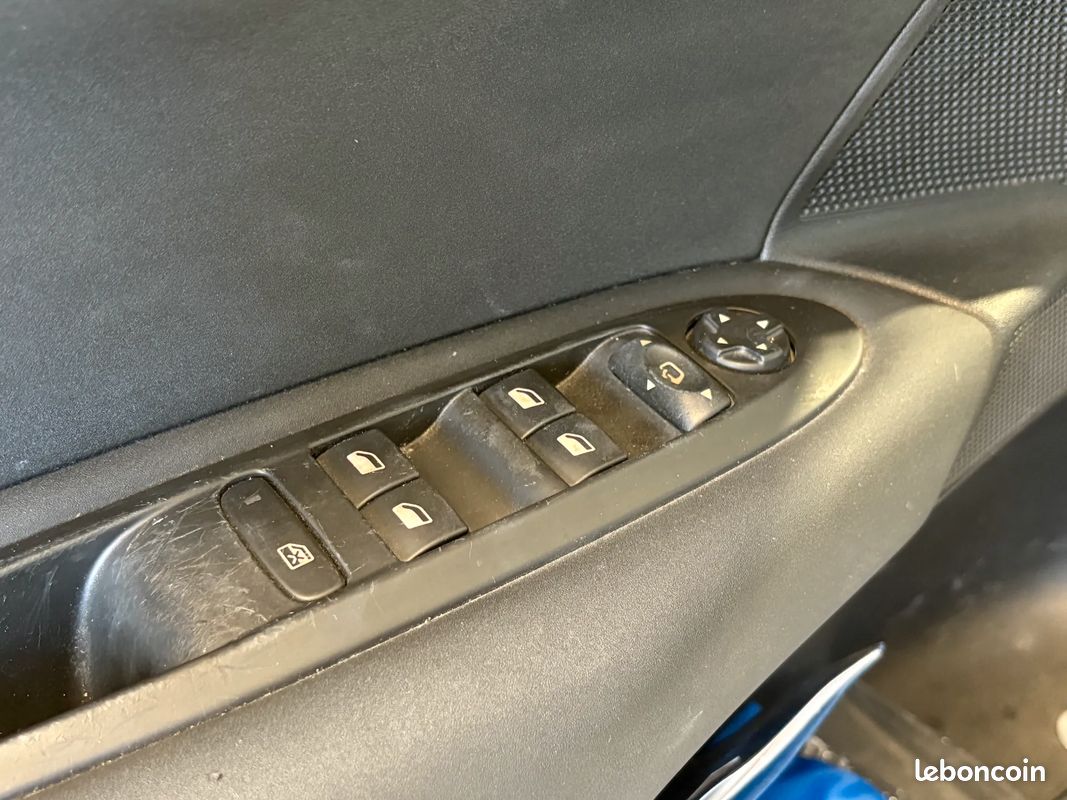 CITROEN C4 1.6 120ch MILLENIUM - 2013 - 99 000 km - Suivi complet - Première main (image 15)
