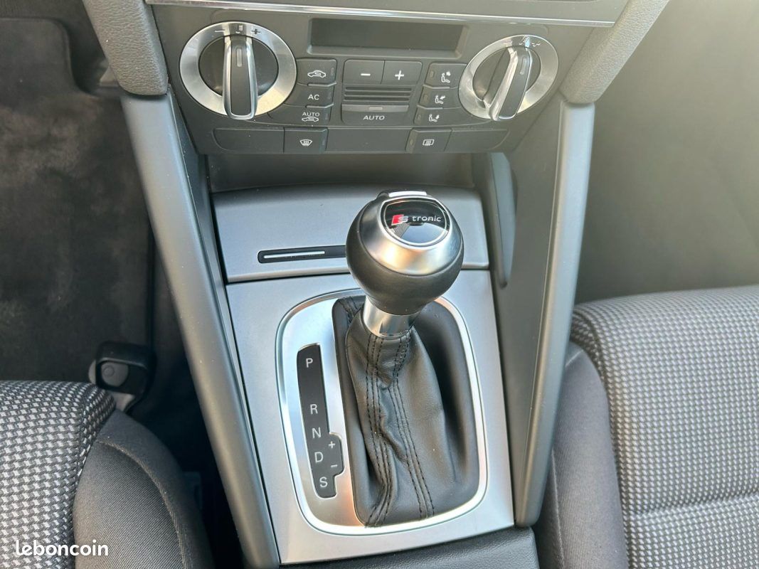 AUDI A3 1.6 TDi 105CV SPORTBACK S-TRONIC XENON LED (image 6)