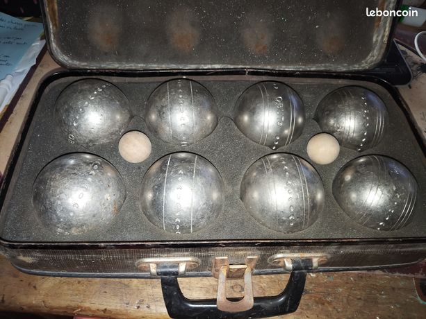 Malette de 8 boules de pétanque - Sport & Plein air