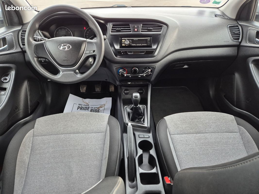 HYUNDAI I20 II PHASE 2 1.2i 75CH 2015 (image 5)