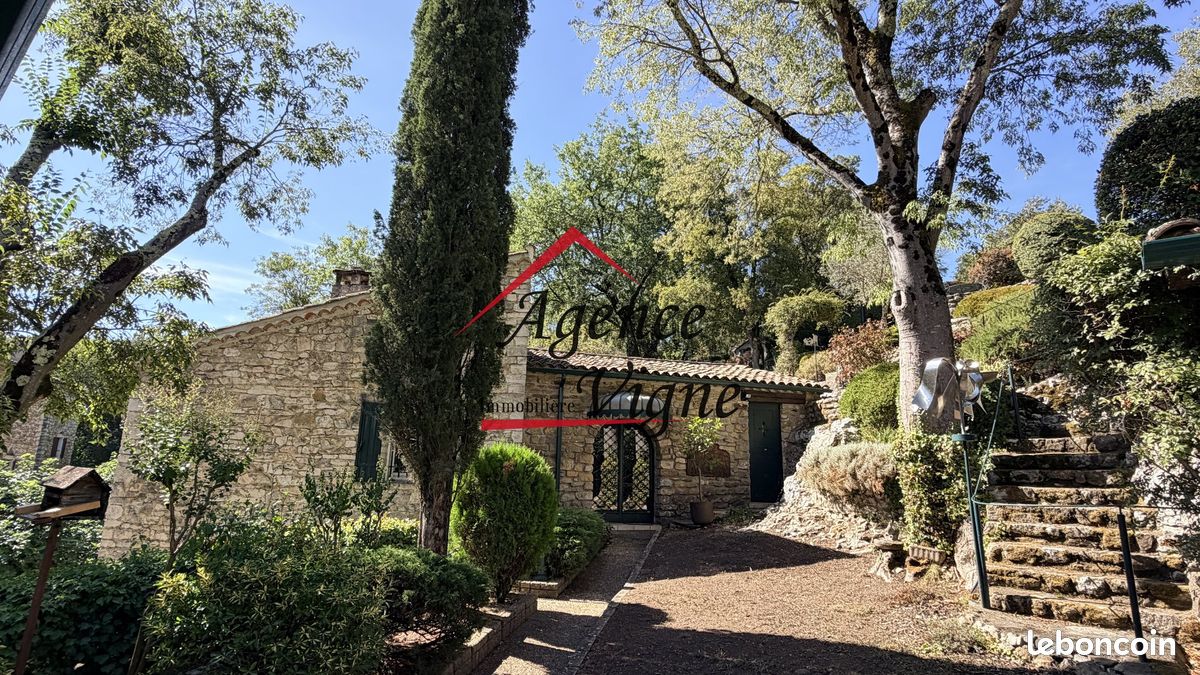 Maison 8 pièces 217 m² · à Rochegude · 217 m² · 495 000 €