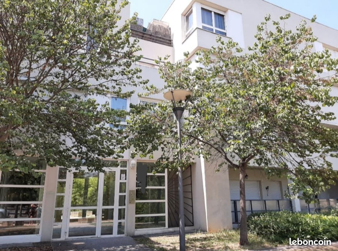 Parking 2 pièces 49 m² · à Vaulx-en-Velin · 49 m² · 170 000 €
