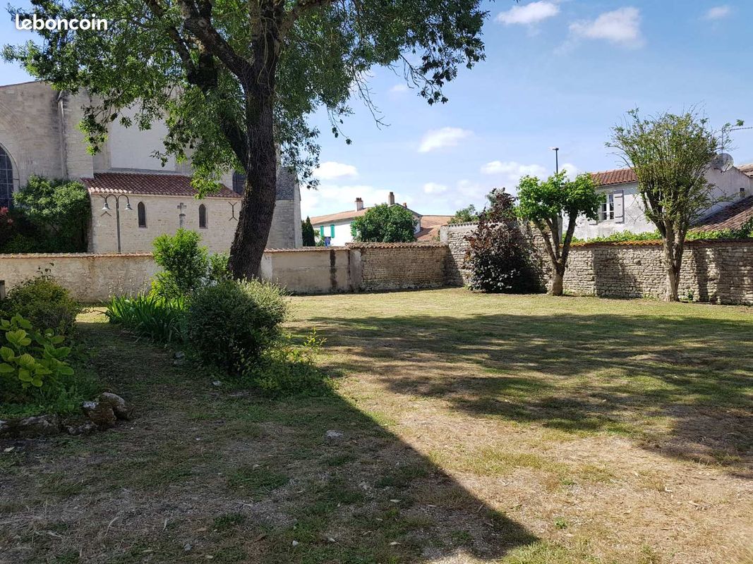 Terrain constructible viabilisé · à Sainte-Soulle · 160 000 €