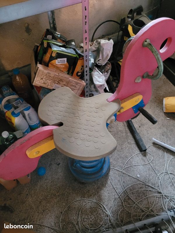 Jouet a ressort exterieur (image 1)