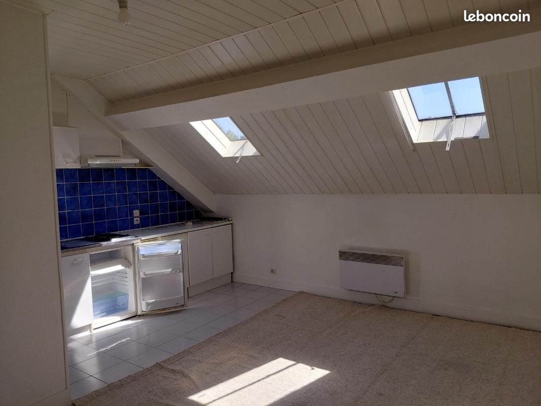 Appartement 1 pièce 18 m² · à Versailles · 18 m² · 596 €