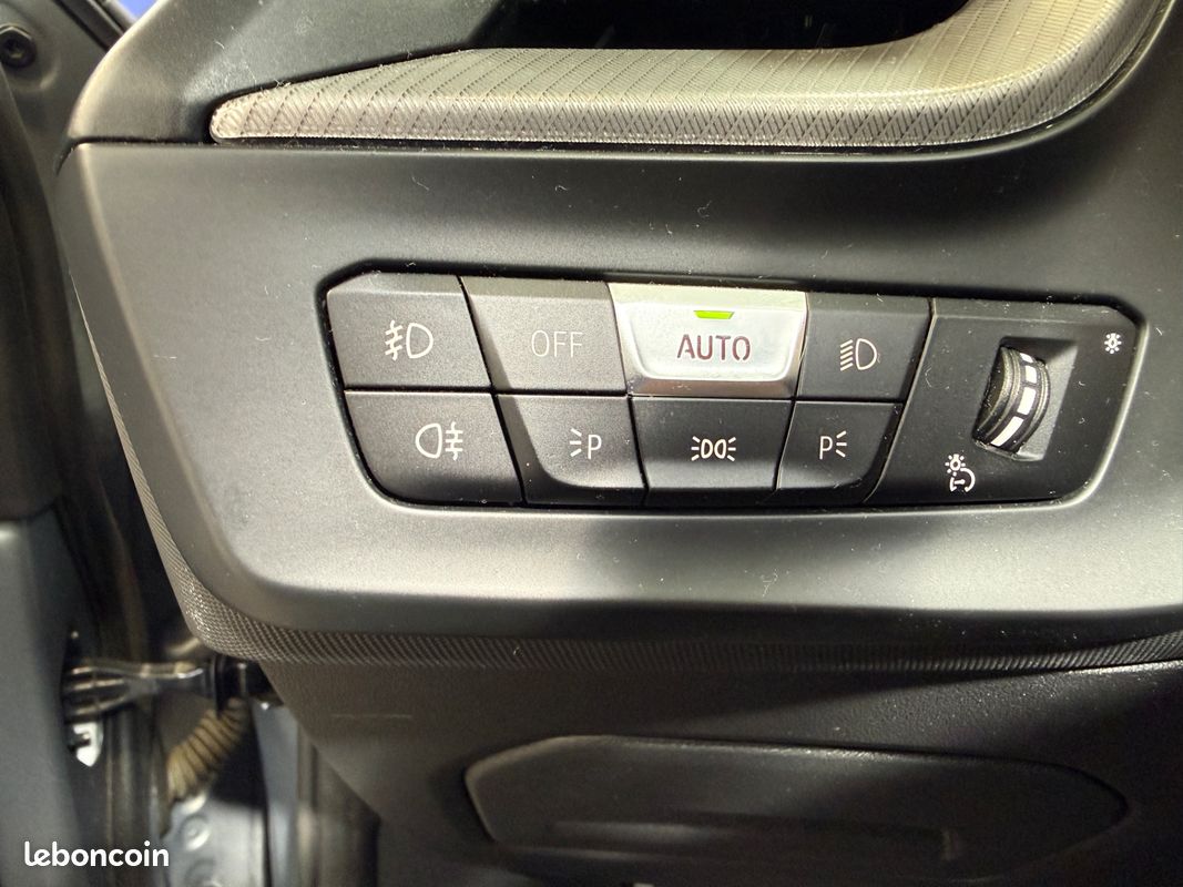 BMW Série 118D 150ch M Sport - Suivi Complet - CarPlay - Toit ouvrant - Frozen Pure Grey (image 15)