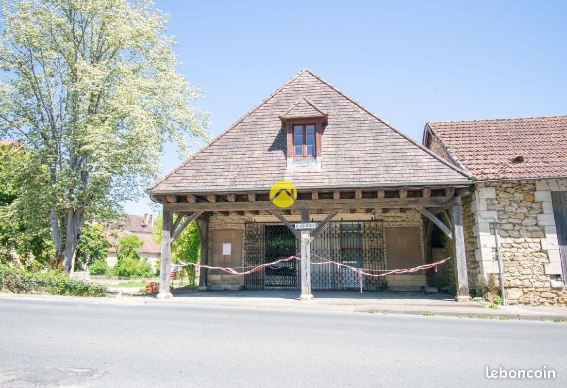 Local commercial 3 pièces 317 m² · à Saint-Cyprien · 317 m² · 260 000 €