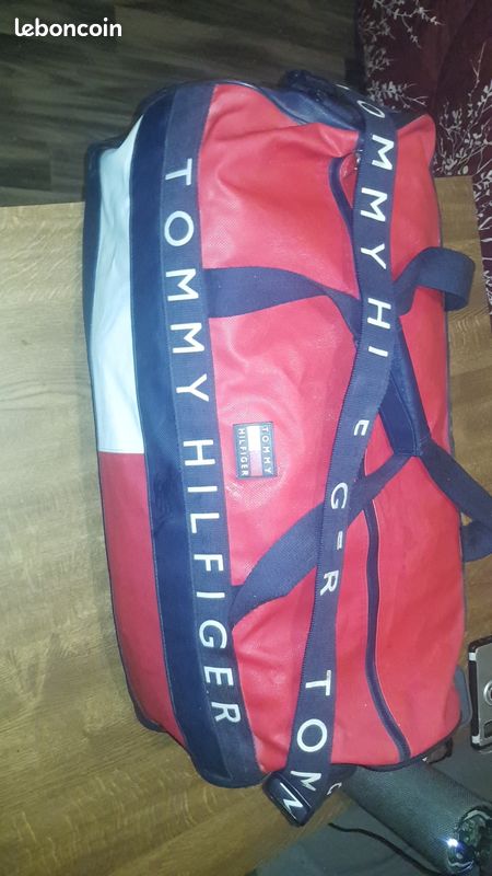 Sac Tommy finger (image 1)