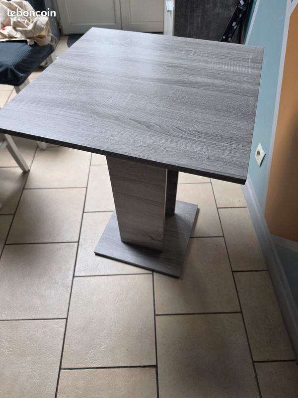 Tables 60×60 (image 1)