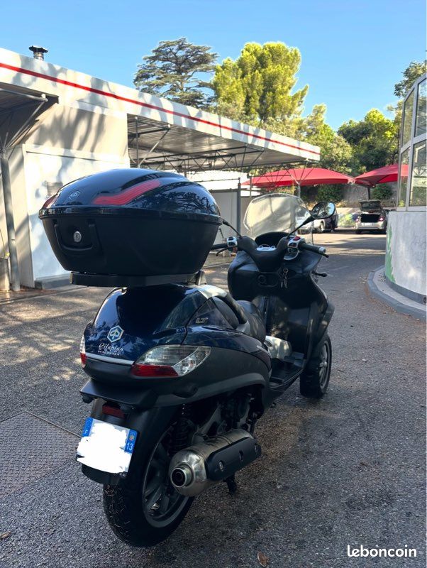 Piaggio MP3 400 LT IE – 2009 – Entretien suivi – Top case (image 3)
