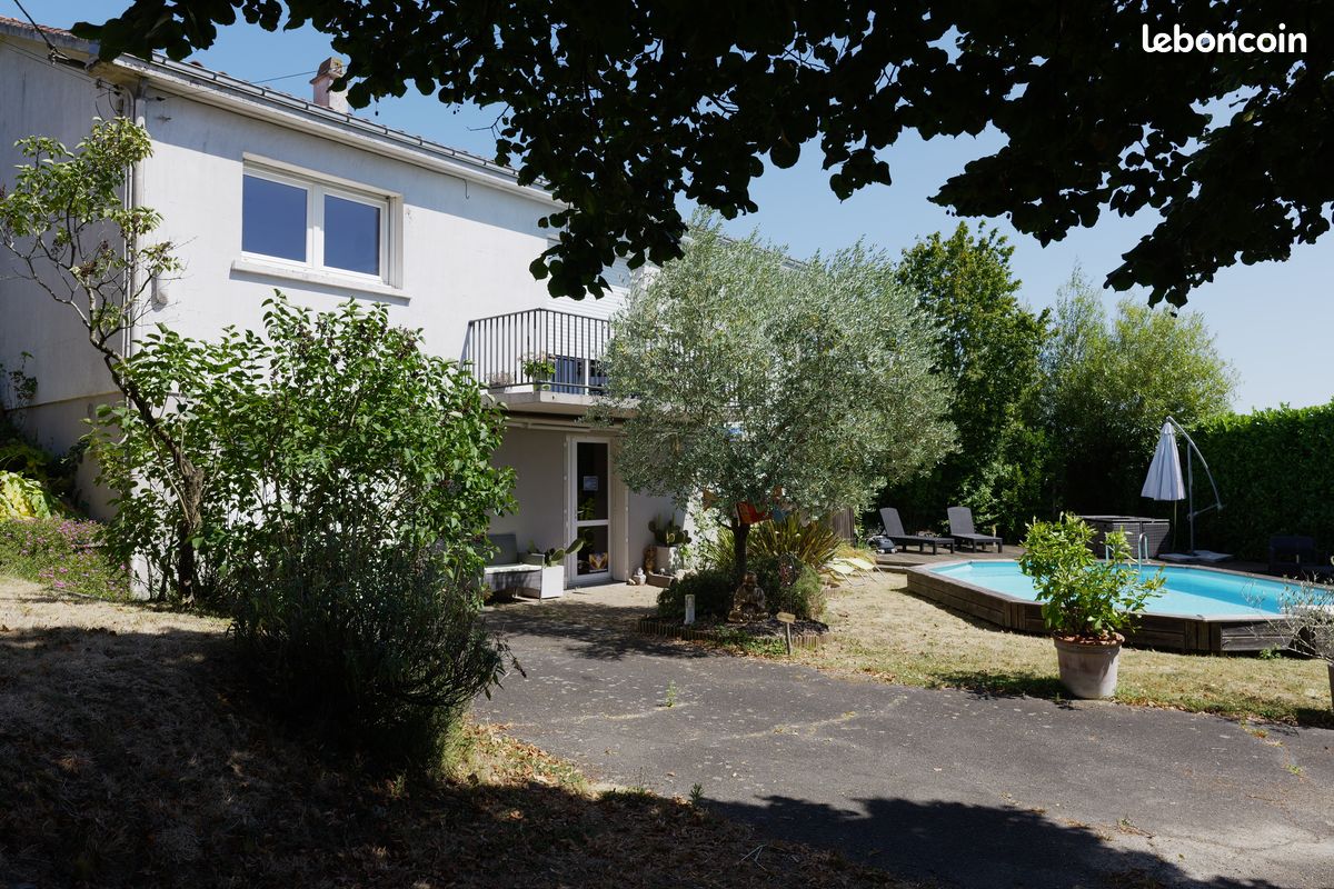 Maison 7 pièces 150 m² · à La Châtaigneraie · 150 m² · 215 000 €