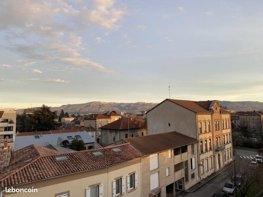 Appartement 3 pièces 54 m² · à Romans-sur-Isère · 54 m² · 77 000 €
