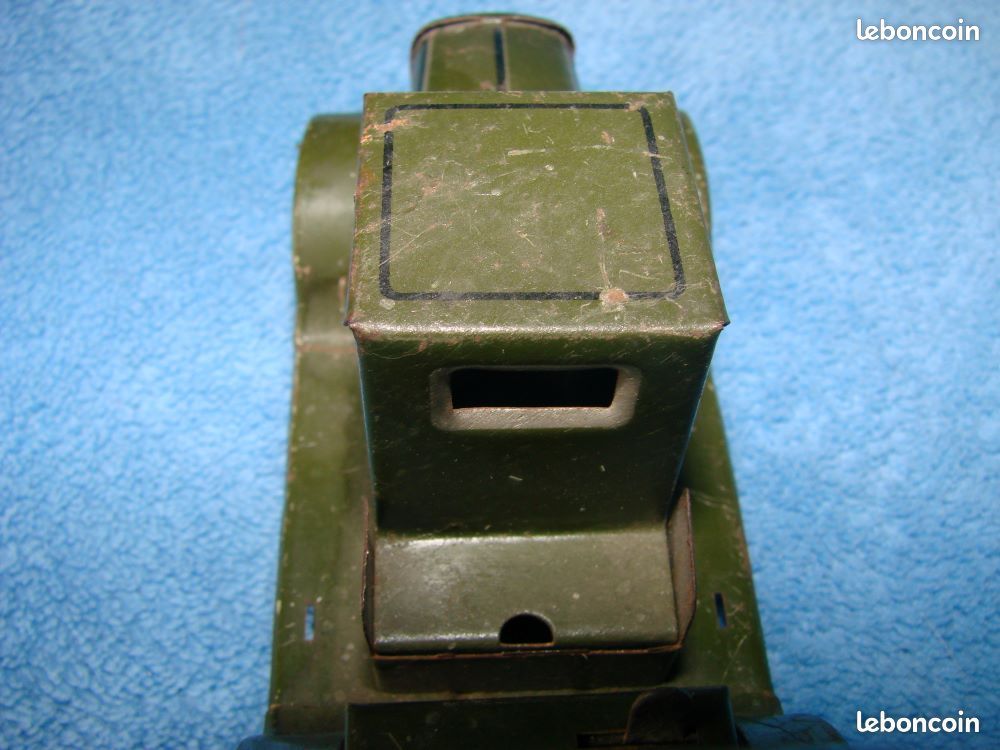 Militaria: Militaria: Ancien jouet camion militaire avec projecteur US Zone Germany - Collection