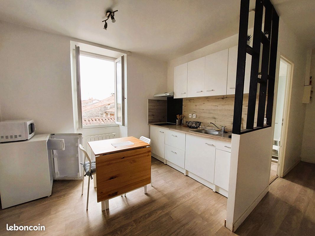 Appartement 2 pièces 35 m² · à Saintes · 35 m² · 600 €