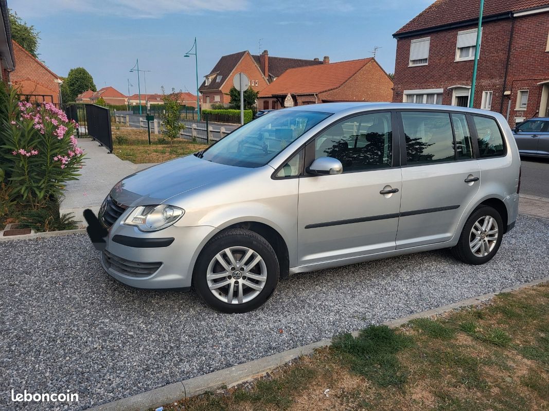 Volkswagen touran (image 1)