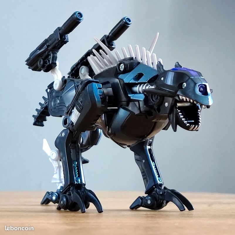 Ravage Transformers Revenge of the Fallen Hasbro 2008